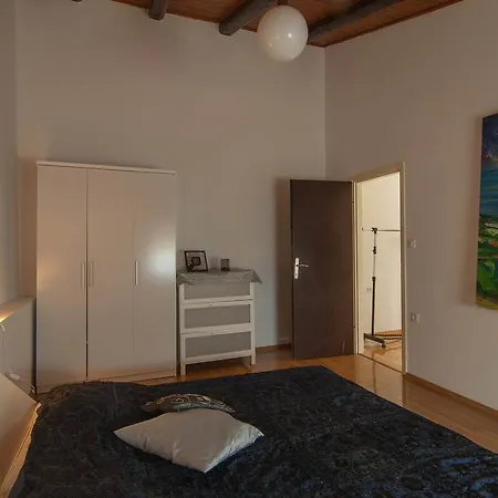 Petra Pekica דירה פולה