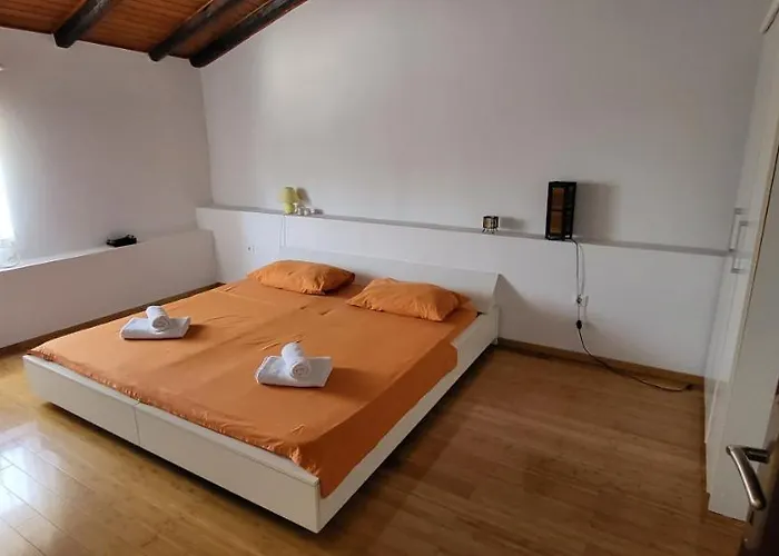 Petra Pekica * Póla